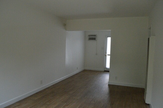 Building Photo - 214 S Bandy Ave