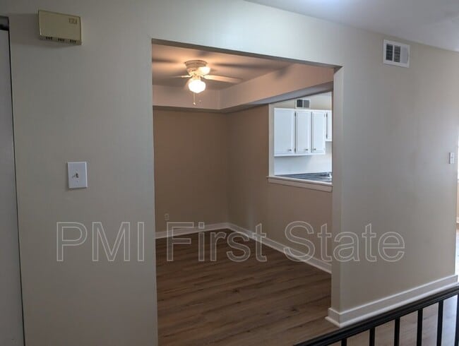 Building Photo - 1210 Chelmsford Cir