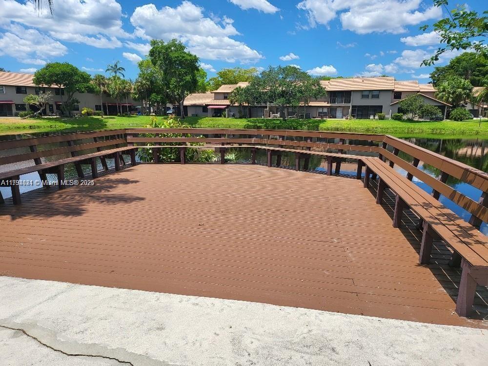 Building Photo - 9073 Vineyard Lake Dr
