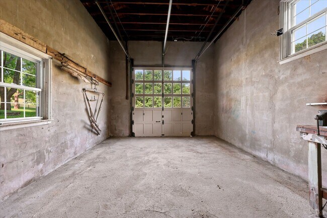Building Photo - Private Carriage Home in Chadds Ford | Fully Renovated 3BR/1BA