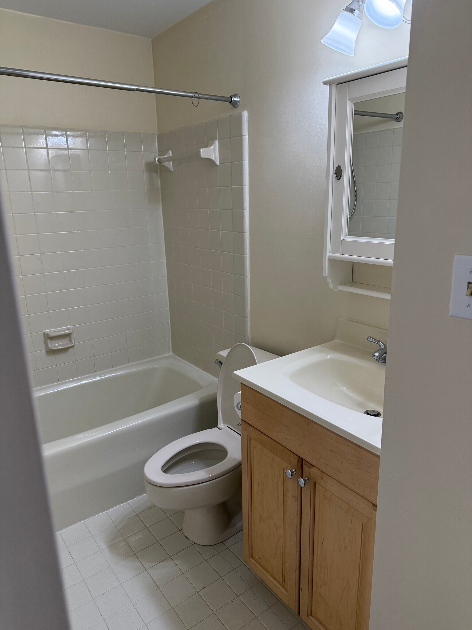 Building Photo - 4607 1/2 MacArthur Blvd NW