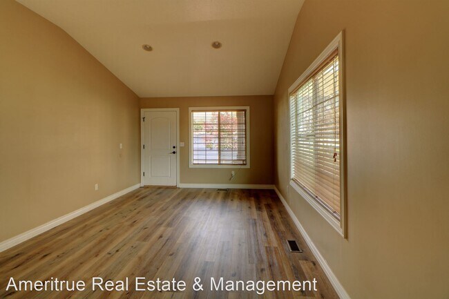 Building Photo - 5 br, 3.5 bath House - 2801 W Bear Ridge Way