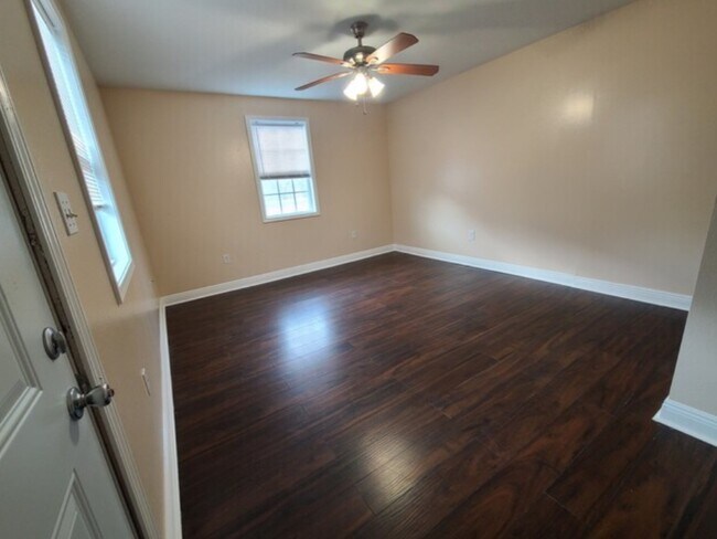 Building Photo - 2616 N Galvez St