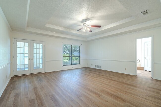 Building Photo - 4501 Ridge North Rd
