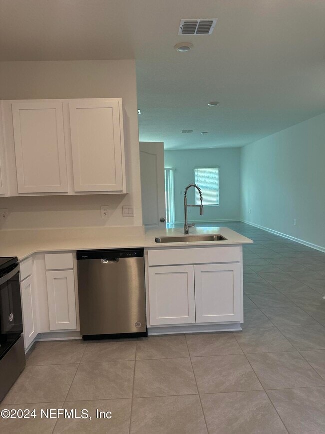 Building Photo - 168 Tidal Bch Ave