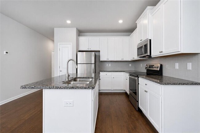 Building Photo - 3370 Highbury Way