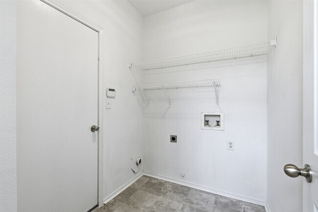 Building Photo - 3221 Corning Dr