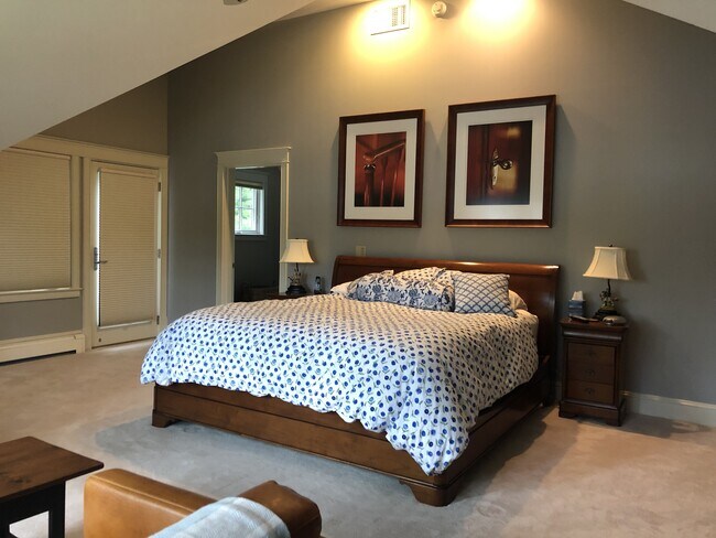 Building Photo - 1140 Roosevelt Trail