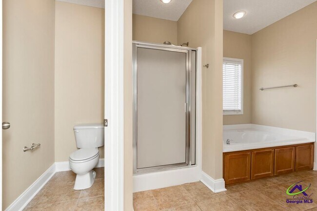 Building Photo - 601 Huntwood Ln