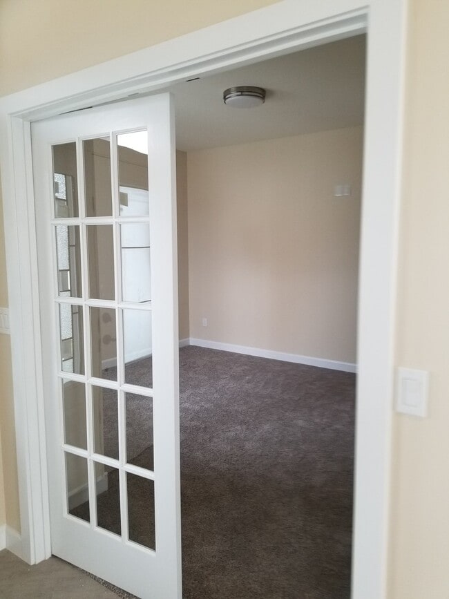 Building Photo - Occupied, do not disturb tenants. West Valley 3 bedroom 2.5 bath plus an office,  custom built re...
