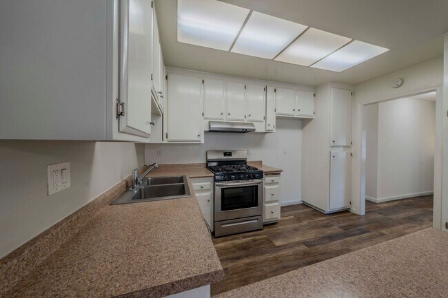 Building Photo - 16562 Sabot Ln