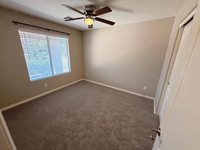 Building Photo - 12354 W Glenrosa Ave