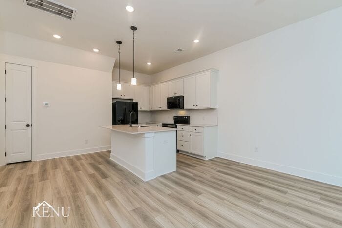 Building Photo - 4275 O'Hear Ave