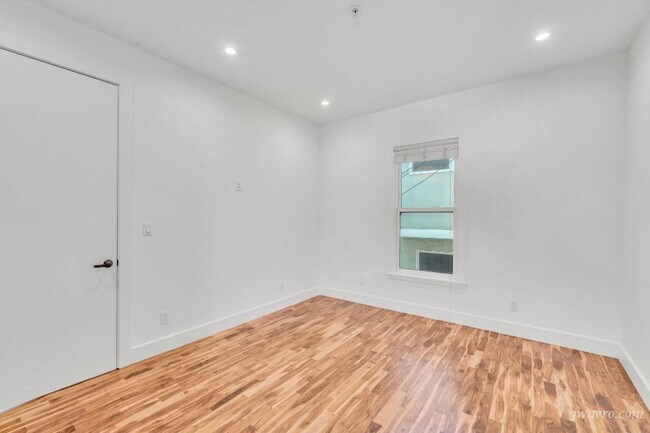 Building Photo - 1121 Folsom St