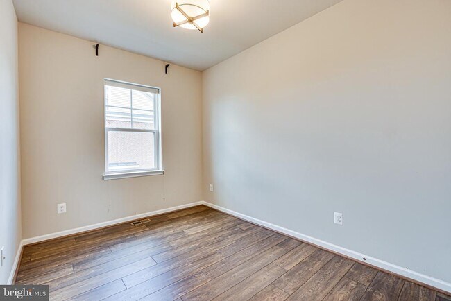 Building Photo - 14263 Travilah Rd