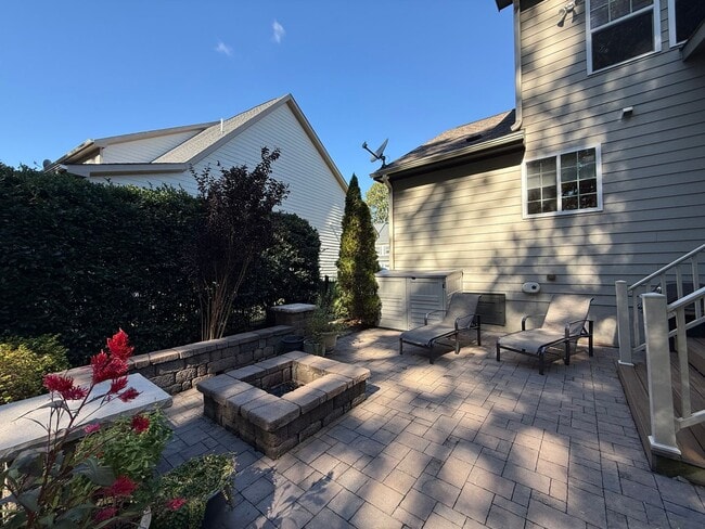 Building Photo - Luxurious 4BD, 3.5BA North Raleigh Home wi...