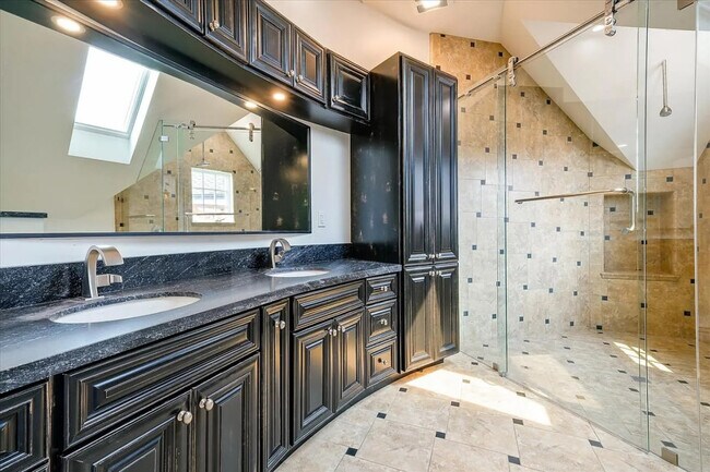 Building Photo - 1006 Hecker Pass Rd