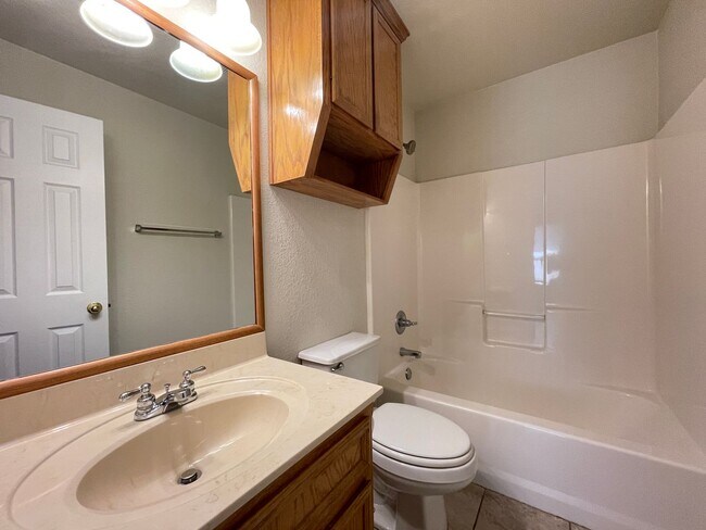 Building Photo - 4-Bedroom House for Rent in Killeen