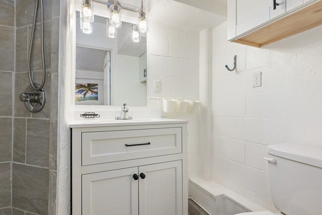 Building Photo - Fully Furnished Studio, 1 Bathroom. NO parking. Electric, water and sewer are included in the rent.
