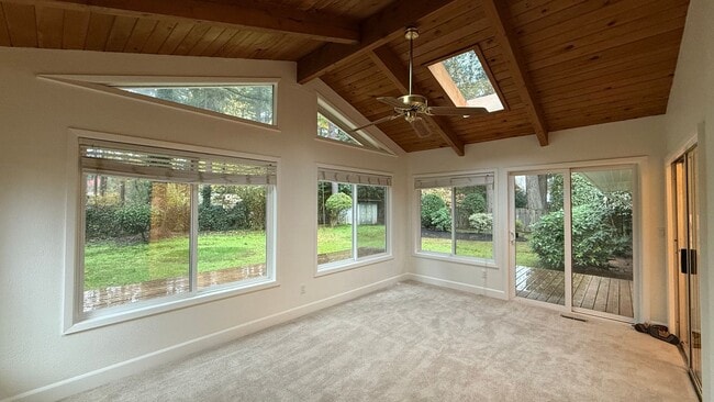 Building Photo - Stunning Forest Retreat in Lake Oswego 3 beds 2 baths + Den; Video!