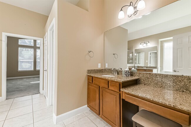 Building Photo - 13911 Desert Trace Ct