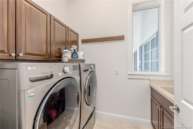 Building Photo - 3365 SE St Lucie Blvd