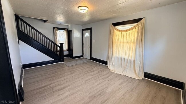 Building Photo - 1432 League St