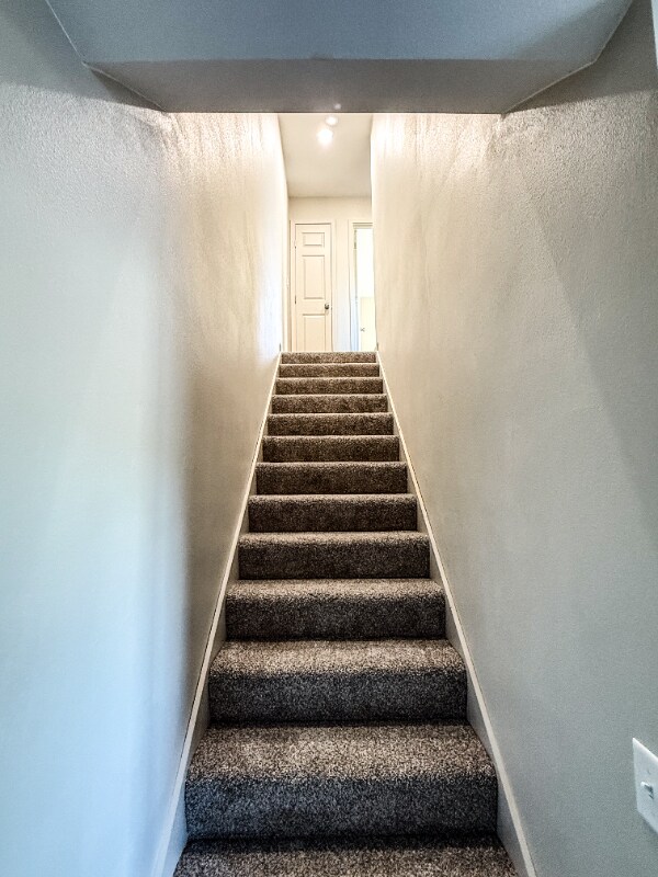 Building Photo - 256 E Outer Rd