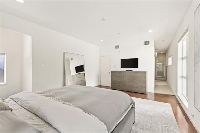 Building Photo - 4206 Buena Vista St