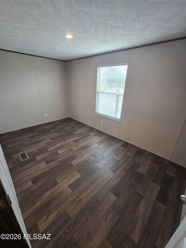 Building Photo - 5800 E Hermans Rd