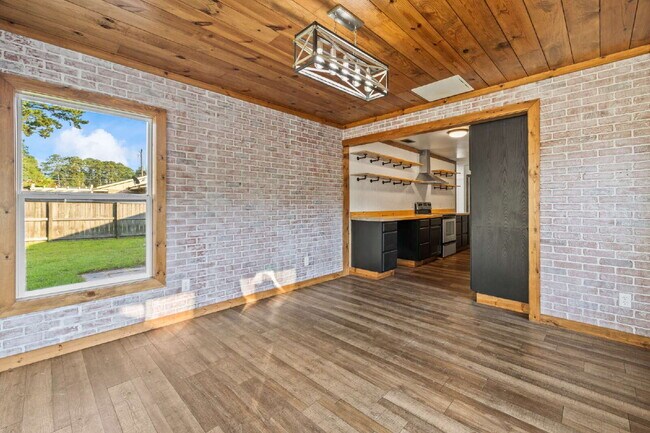 Building Photo - Stylish 3 Bed, 2 Bath Renovated Duplex in the Heart of Rincon!