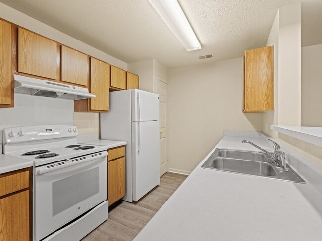 Building Photo - 3 Bedroom Limited Supply******Minutes from...