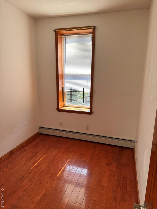 Building Photo - 723 45th St