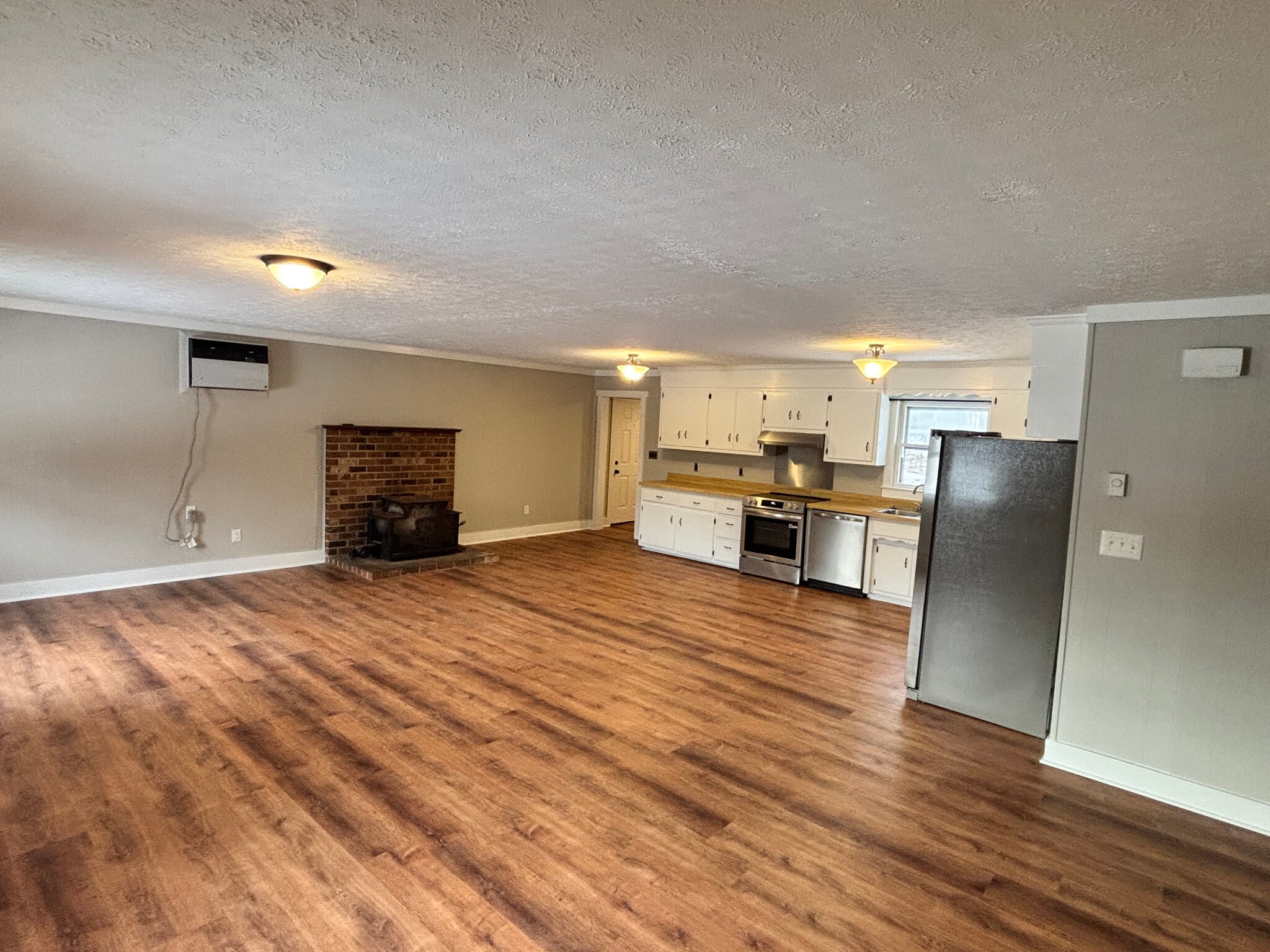 Living Room/Kitchen - 21116 Wells St