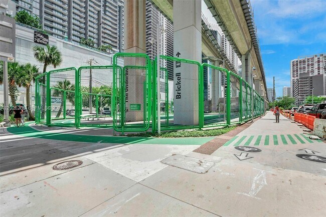 Building Photo - 690 SW 1st Ct