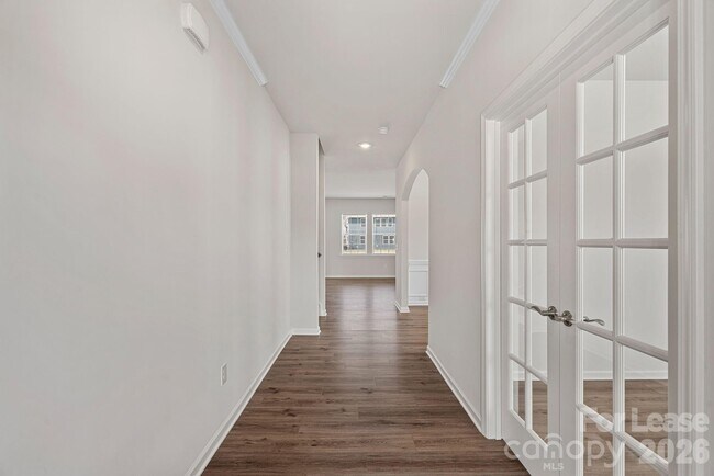 Building Photo - 1423 Caracara Ct