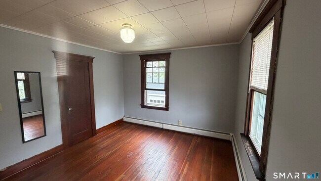 Building Photo - 182 Beechwood Ave