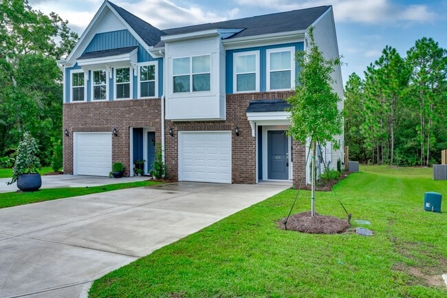 Building Photo - Modern 3-Bed, 2.5-Bath Townhome in Prime L...