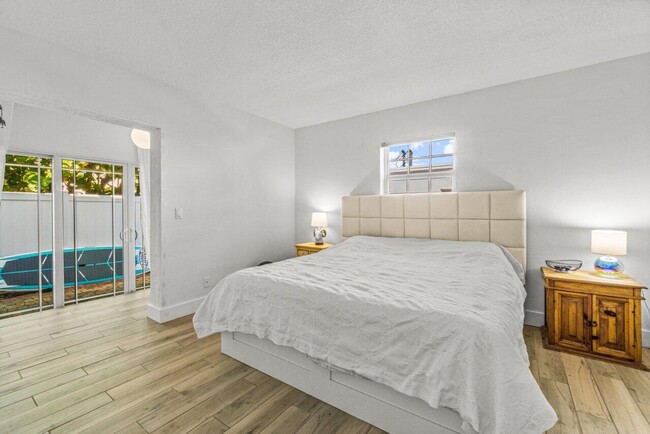 Building Photo - 5505 N Ocean Blvd