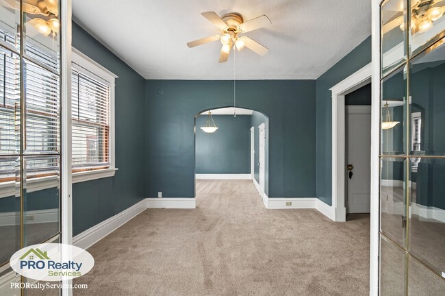 Building Photo - 2 Bedroom Main Level Duplex Unit