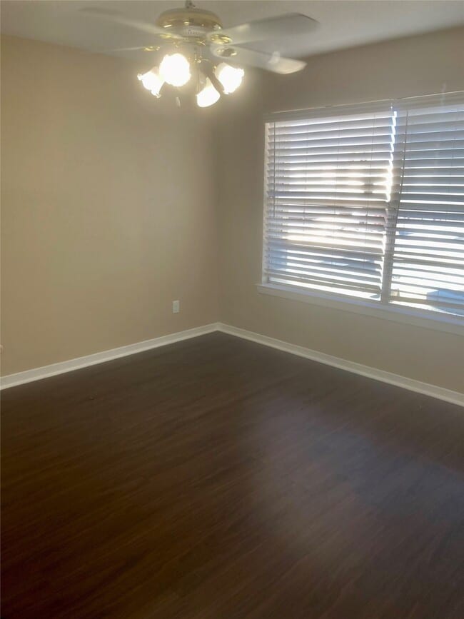 Building Photo - 6924 Lasker Dr