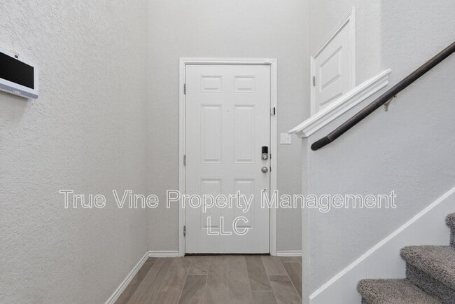 Building Photo - 3434 Hacienda Wy