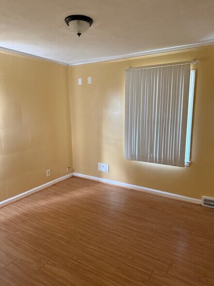 Building Photo - 18262 Harlow St