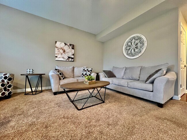 Building Photo - Executive corporate rental features community pool. Fully furnished and includes all utilities.