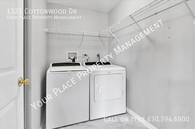Building Photo - 1323 Cottonwood Dr