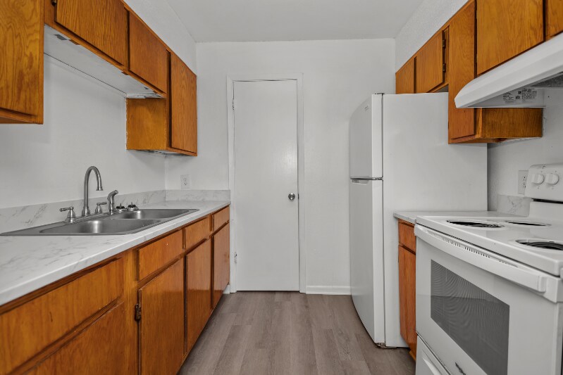 Building Photo - 1410 S Elizabeth Ave