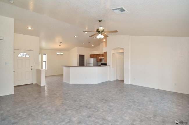 Building Photo - 10254 E 38th St