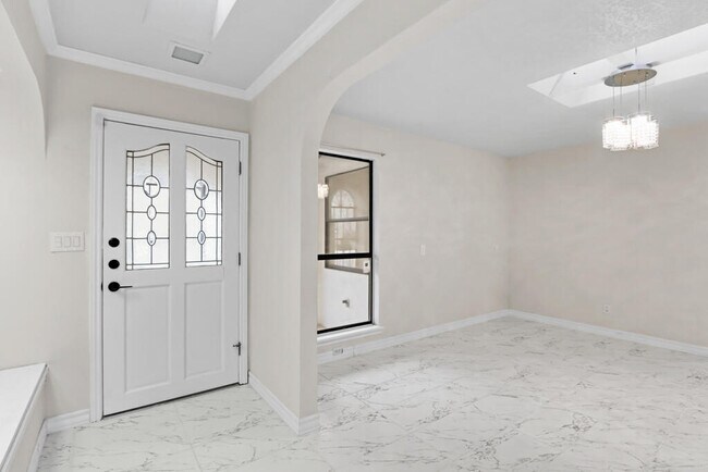 Building Photo - 8500 Mountain View Dr