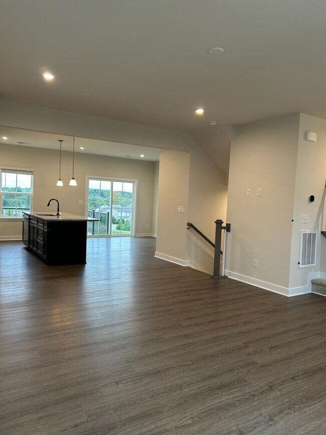 Building Photo - Three-Story Townhome