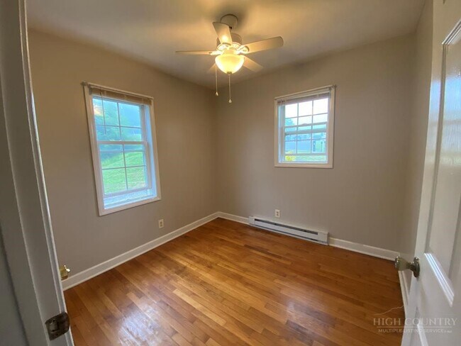 Building Photo - 417 Will Vannoy Rd